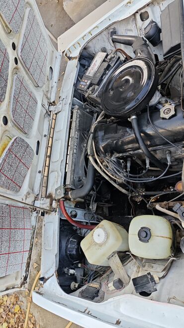 VAZ (LADA): Model: Lada 2107 Kuzov: sedan, ağ rəng Yanacaq: benzin Ötürmə — 7