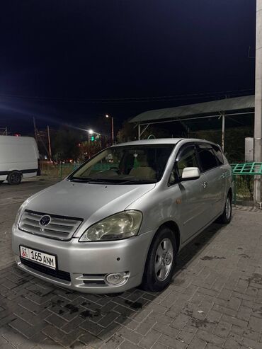 Toyota: Toyota Ipsum: 2002 г., 2.4 л, Автомат, Бензин, Минивэн