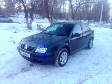 Volkswagen: Volkswagen Bora: 2002 г., 2 л, Механика, Бензин, Седан