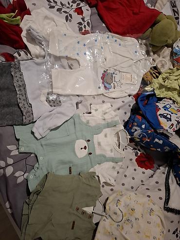 Oglan usagna 4 teze dest.obiri geyimleride pulsuz verecem.hamsi 20 lalafo.az -da Oglan usagna 4 teze dest.obiri geyimleride pulsuz verecem.hamsi 20