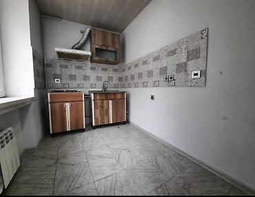 Mənzillər: Neftçilər m/st, 8-ci km ərazisi. 1 otaqlı təmirli mənzil BOŞ kirayə — 6
