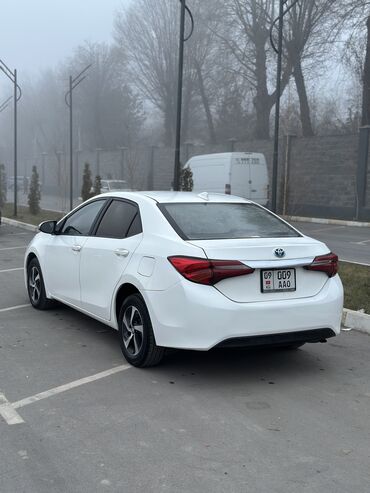Toyota: Toyota Corolla: 2017 г., 1.8 л, Вариатор, Гибрид, Седан at lalafo.kg — 9 Toyota: Toyota Corolla: 2017 г., 1.8 л, Вариатор, Гибрид, Седан — 9