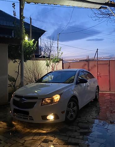 Chevrolet: Chevrolet Cruze: 1.4 l | 2012 il 203000 km Sedan — 1