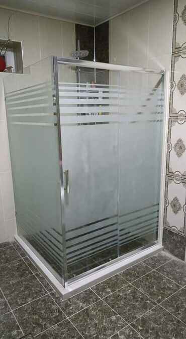 Duş kabinaları, arakəsmələr: Yeni Arakəsmə, Künc üçün, Pulsuz çatdırılma — 12