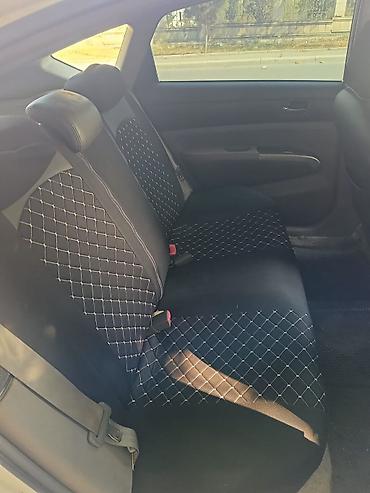 Toyota: Toyota Prius: 1.4 l | 2009 il Sedan — 4