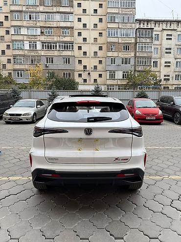 gac aion v: Changan X5 Plus: 2026 г., 1.5 л, Робот, Бензин, Кроссовер — 4
