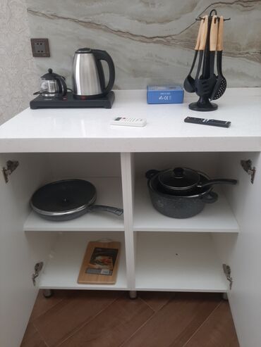 Uzunmüddətli kirayə mənzillər: 28 May metrosundan 700-800şərq bazarından 100 metr məsafədə 177 — 27