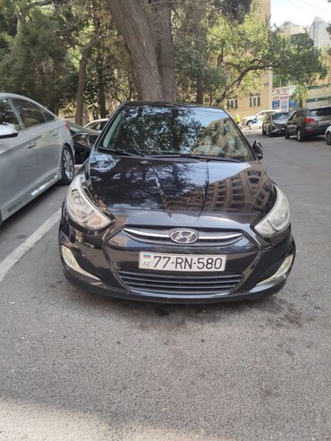 Hyundai Accent: 1.6 l | 2016 il Sedan