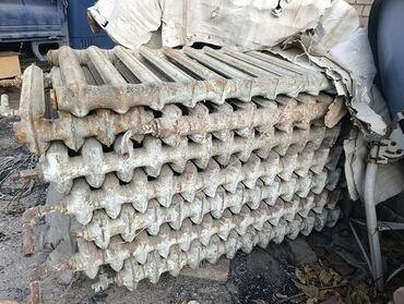 очок газовый: Чугунные радиаторы отопления (батареи) советского образца. -