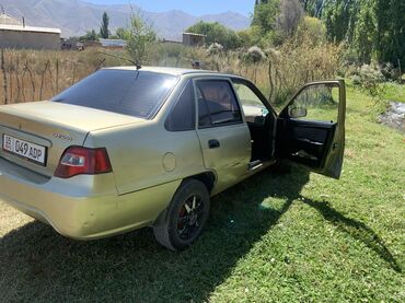 Daewoo: Daewoo Nexia: 2010 г., 1.5 л, Механика, Бензин, Седан — 5