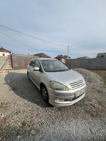 Toyota: Toyota Ipsum: 2003 г., 2.4 л, Автомат, Газ, Минивэн