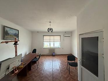 маленький офис: Сдаю Офисный кабинет: 20 м², В административном здании, С ремонтом, С отдельным входом — 1