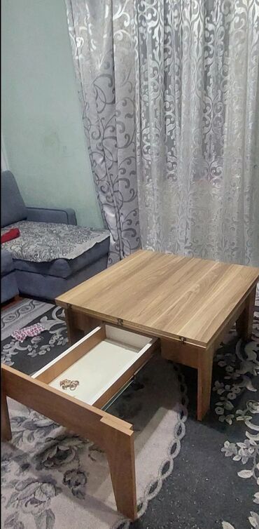 balaca stol: Qonaq masası, İşlənmiş, Açılan, Dördbucaq masa