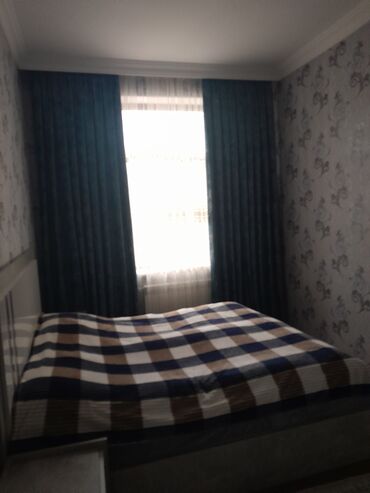 Uzunmüddətli kirayə mənzillər: Tam mebelli 2 otaqlı mənzil interyeri - Yataq otağı: Böyük — 3