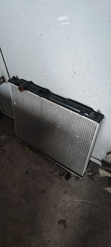 Вентиляция, охлаждение и отопление: Радиатор от Паджеро 2. Дизель 2.8. Стоял на моторе 4М40. Состояние