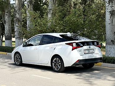 60: Toyota Prius: 2021 г., 1.8 л, Автомат, Гибрид, Хэтчбэк — 2