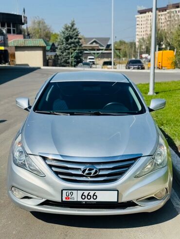 купить коврики резиновые в машину: Hyundai Sonata: 2014 г., 2 л, Вариатор, Газ, Седан