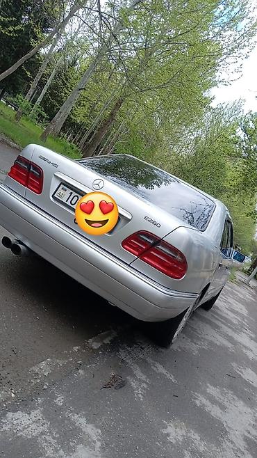 Mercedes-Benz: Mercedes-Benz E 230: 2.8 l | 1996 il Sedan — 4