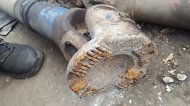 1117: Mercedes 1117 96 год кардан задняя часть капот имеется нового образца — 2