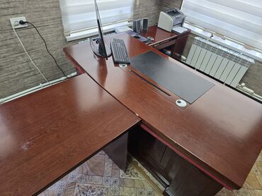 Комплекты офисной мебели: Продаю комплект мебели офисной
для руководителя