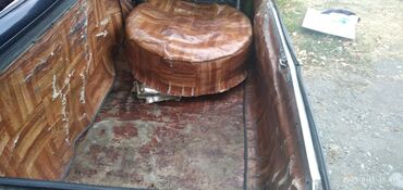 QAZ: QAZ 31029 Volga: 2.4 l | 1993 il Sedan — 5