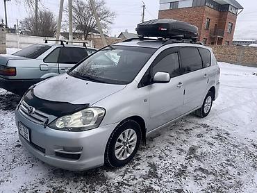 385 55: Toyota Avensis Verso: 2005 г., 2 л, Автомат, Газ, Минивэн — 1