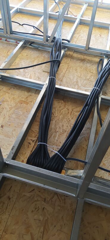 Электрики: Электрик | Монтаж проводки, Монтаж розеток, Монтаж электрощитов Больше 6 лет опыта — 26