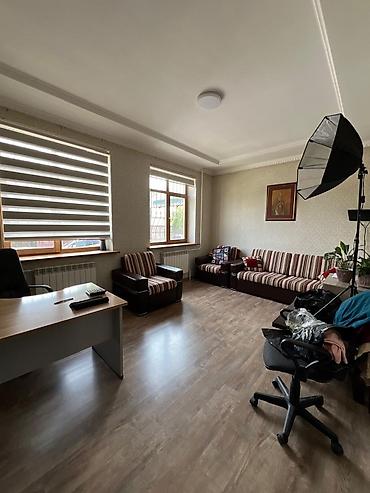 Продажа домов: 5 комнат, 147 м², 8 соток, Бишкек, Арча-Бешик ж/м Собственник — 8