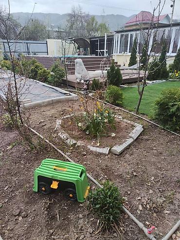 Продажа коттеджей и домов: Продается двухэтажный дом, участок 5 соток, с бассеином. Направление — 15