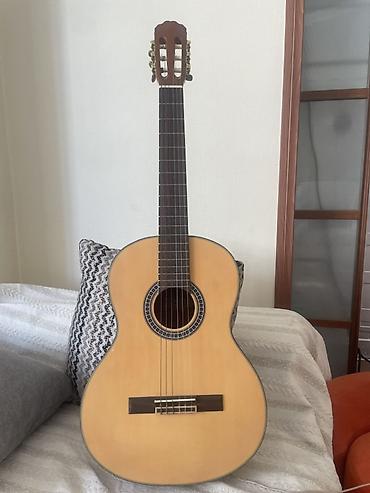 Gitaralar: Yeni başlayanlar üçün 6 simli klassik gitara, tam işlək vəziyyətdədir — 1
