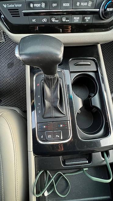 Kia: Kia Carnival: 2017 г., 2.2 л, Автомат, Дизель, Минивэн — 20