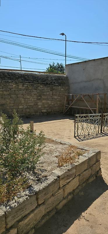 berde: Torpaq sahəsi və həyət evi üçün geniş həyət - Daş hasarla tam — 1