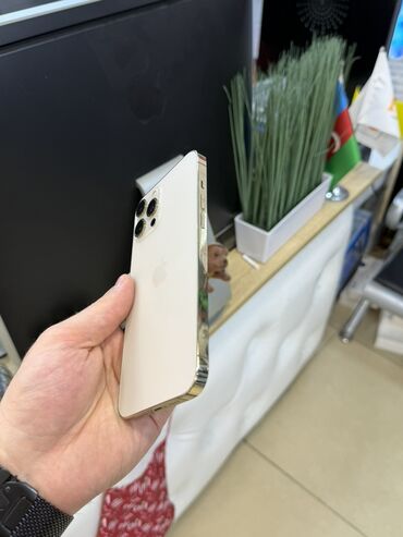 Apple iPhone: IPhone 12 Pro Max — 6