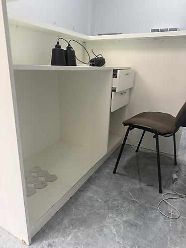 reception stolu satilir: Müasir dizaynda hazırlanmış resepsiyon masası / qarşılanma bankosu — 2