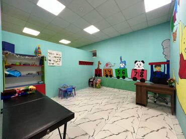 Digər kommersiya daşınmaz əmlakı: Obyekt icarə verilir 170-200 kv . Təmirli ve 5 otaq ve mətbəxden — 11