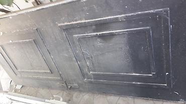 Qara ikiqat qapı - Material: metal - Rəng: mat qara - Konstruksiya