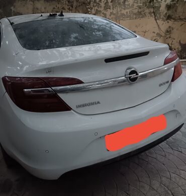 запчасти opel omega b: Opel Insignia avtomobili. Arxa hissədə xrom zolaq