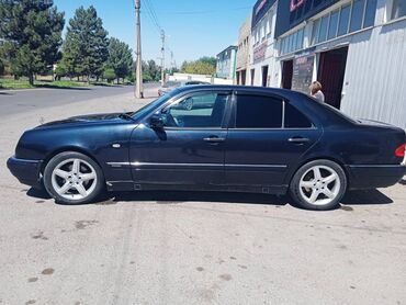 Mercedes-Benz: Mercedes-Benz E-Class: 1995 г., Седан — 9