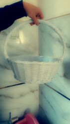 отдам добермана: Плетёная корзина с ручкой, белая. - Материал: лоза/ротанг (плетение