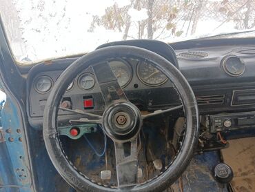 Yük maşınları: Məhsul: Köhnə tip kiçik yük pikapı (mavi rəng) 𝖙ə𝖈𝖎𝖑𝖎 𝖘𝖆𝖙ı𝖑ı𝖗 Təsvir — 11