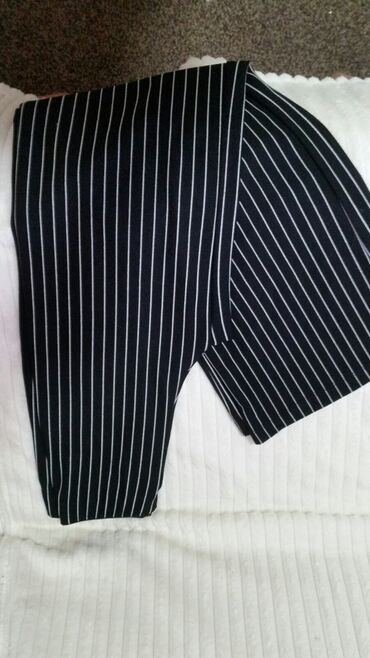 Pantalone: M, Visok struk, Ravne nogavice — 28