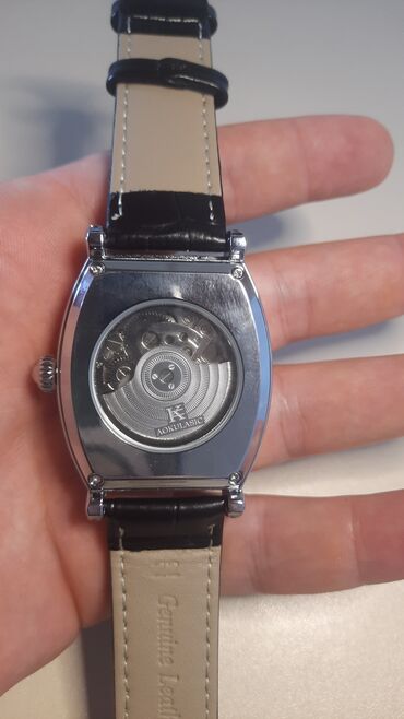 Qol saatları: Yeni mexanika saatlar. Modeldən aslı olaraq qiymətlər 40 AZN-dən 50 — 18