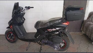 колонка портативная: Тип скутера Yamaha, 175 куб. см, Электро, Новый