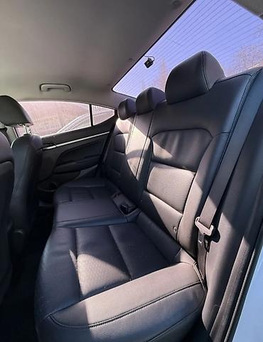 Сиденья: Заднее сиденье, Kia 2021 г. — 1