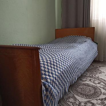 Шифоньеры, шкафы для одежды: Продается шкаф и столик с зеркалом. Состояние хорошее, все ящики и — 10