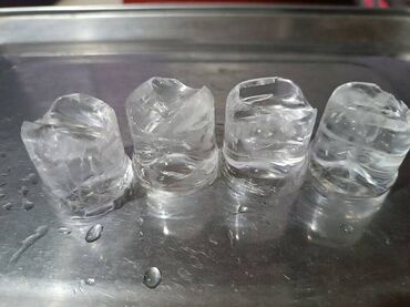 трубочки для напитков: Лёд барный пищевой. ✓ У нас всегда есть в наличии лёд . Доставим