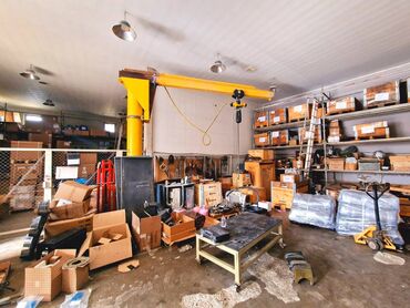 Anbar və emalatxanalar: Səbail rayonu, Badamdar şossesində, 1-ci massivdə əsas yolun üstündə — 3