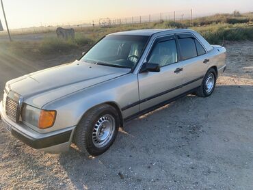 priora sedan: Mercedes-Benz 230: 2.3 л | 1986 г. Седан