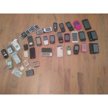 Другие мобильные телефоны: Старые телефоны. Давно лежат. Рабочие или нет не знаю, продаю как