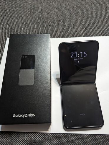 купить samsung z flip 3: Samsung Galaxy Z Flip 5, Б/у, 256 ГБ, цвет - Черный, 1 SIM, eSIM